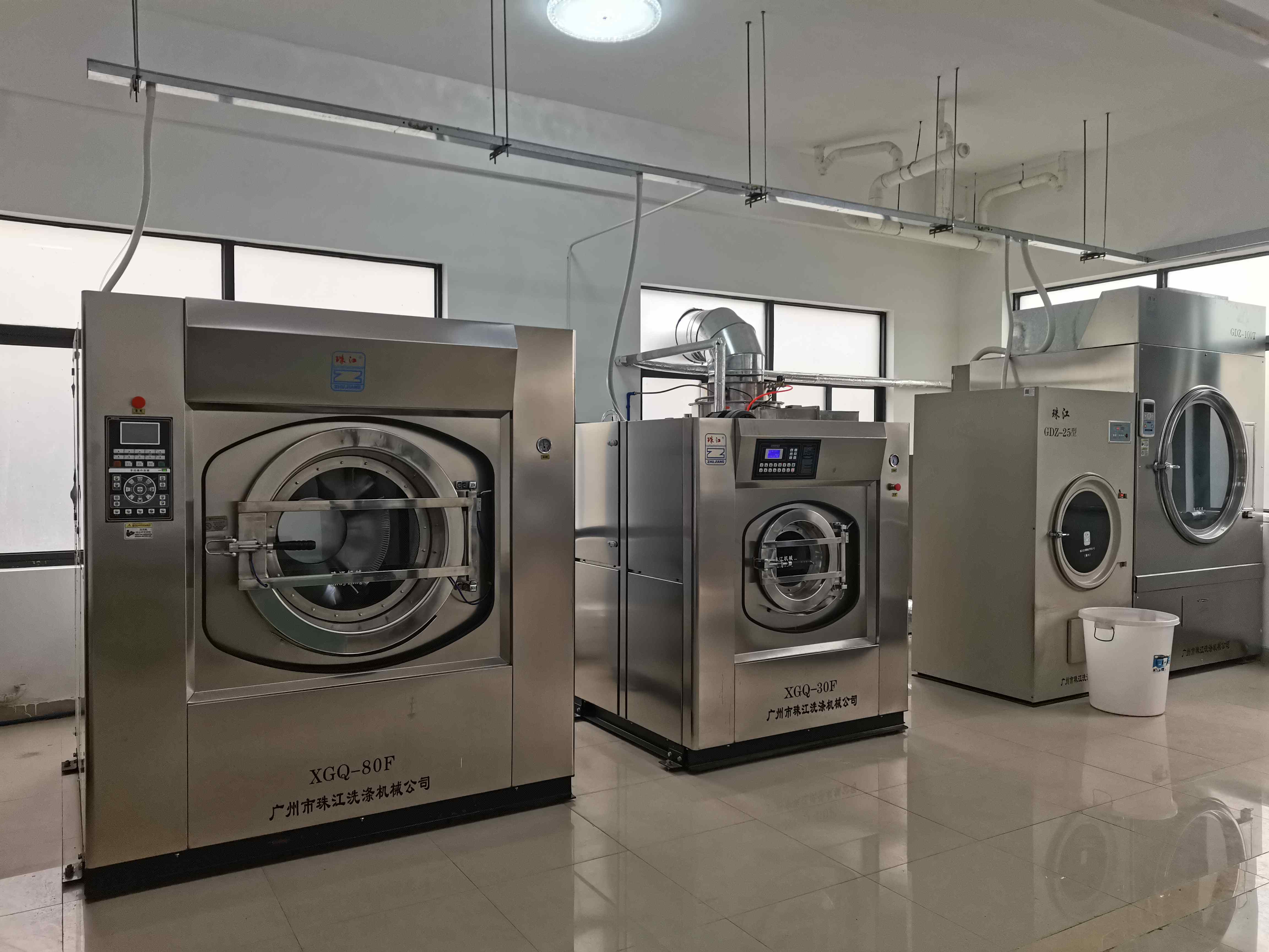 廣州天河區(qū)全自動洗衣脫水機、自動烘干機、干洗機安裝案例