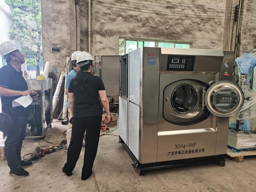 高效節(jié)能、品質(zhì)保障：廣州大型酒店工業(yè)用洗衣機XTH-380D的卓越表現(xiàn)